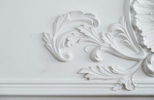 luxury-white-wall-design-bas-relief-with-stucco-mouldings-roccoco-element.jpg